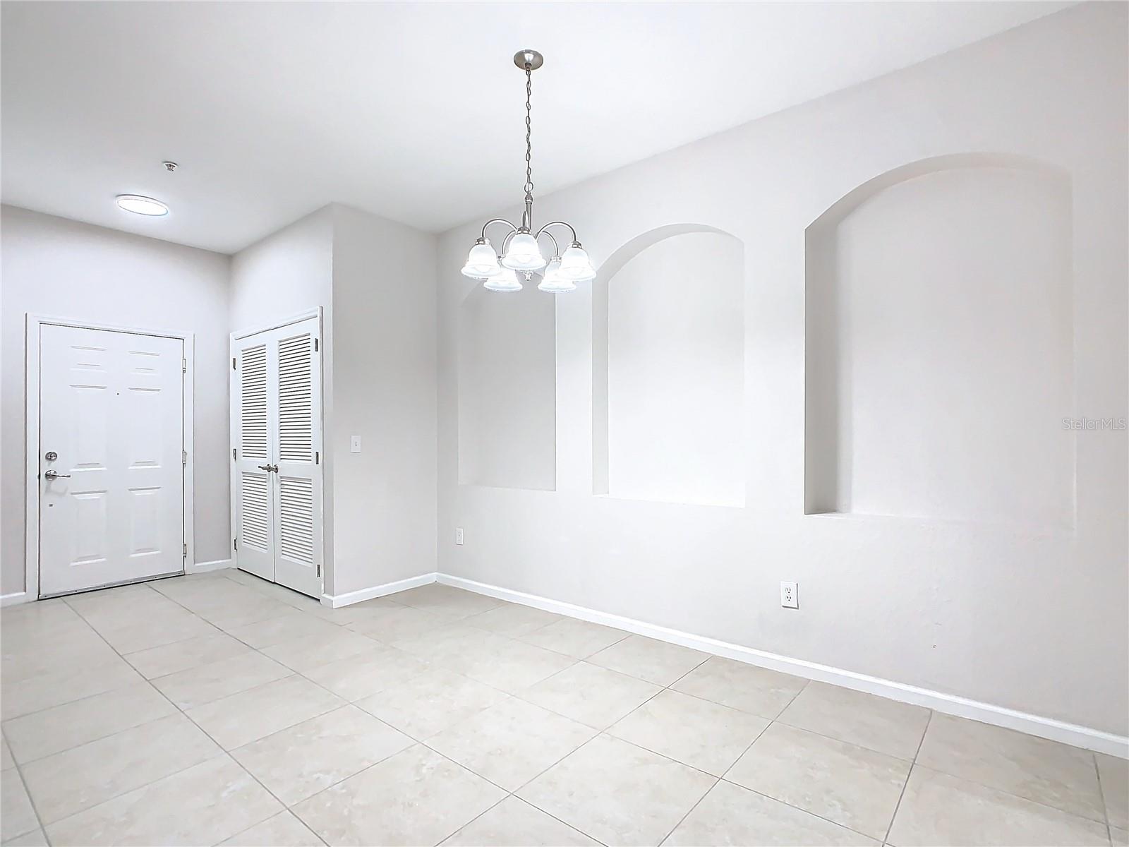 Image 6 of 72 For 3000 Laurel Park Lane 202