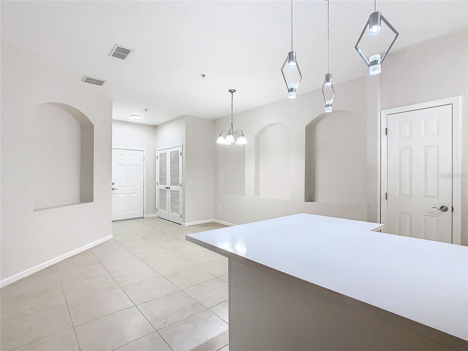 Image 8 of 72 For 3000 Laurel Park Lane 202
