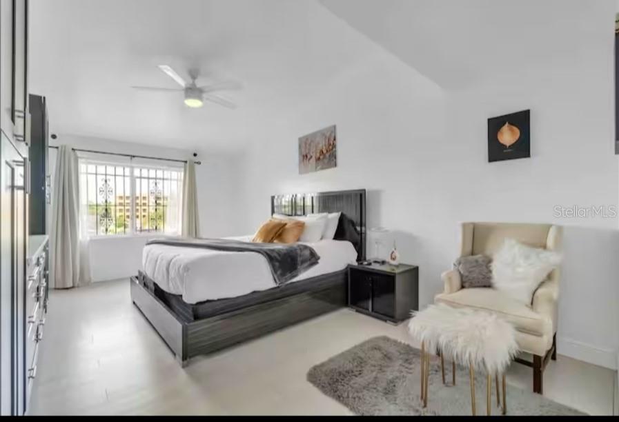 Image 11 of 30 For 8621 Spring Club Court