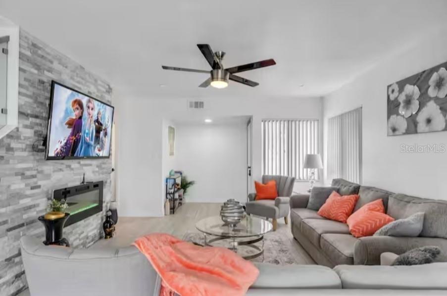 Image 4 of 30 For 8621 Spring Club Court