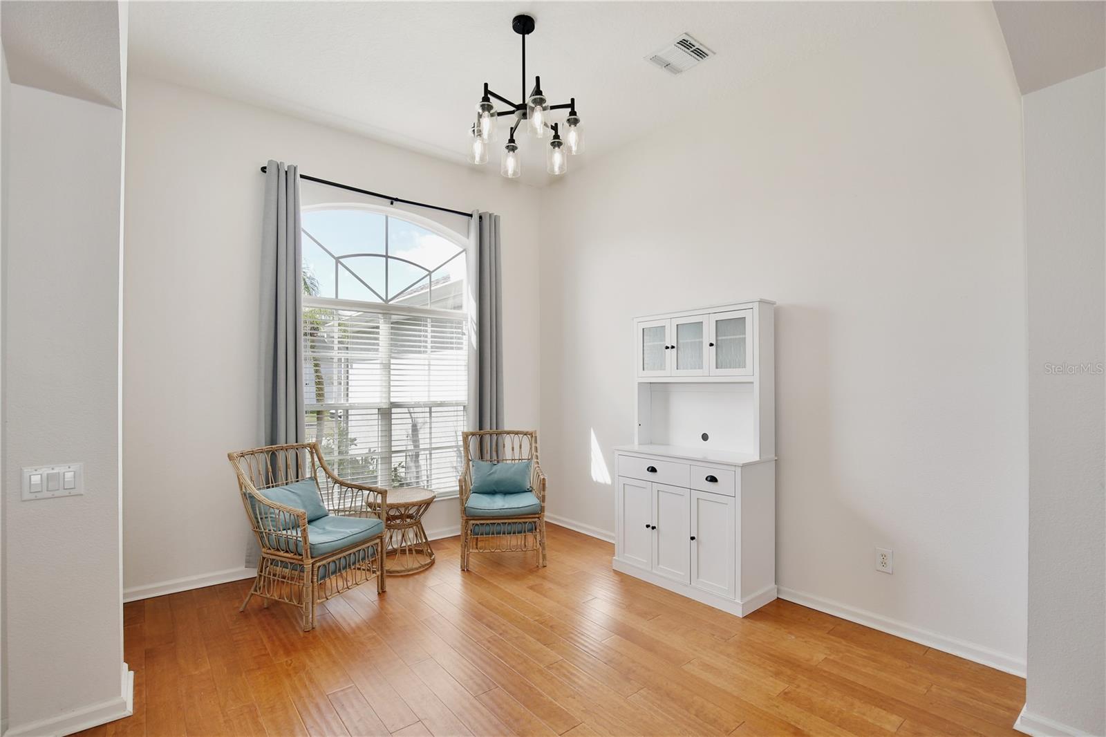 Image 6 of 34 For 1034 Alvina Lane