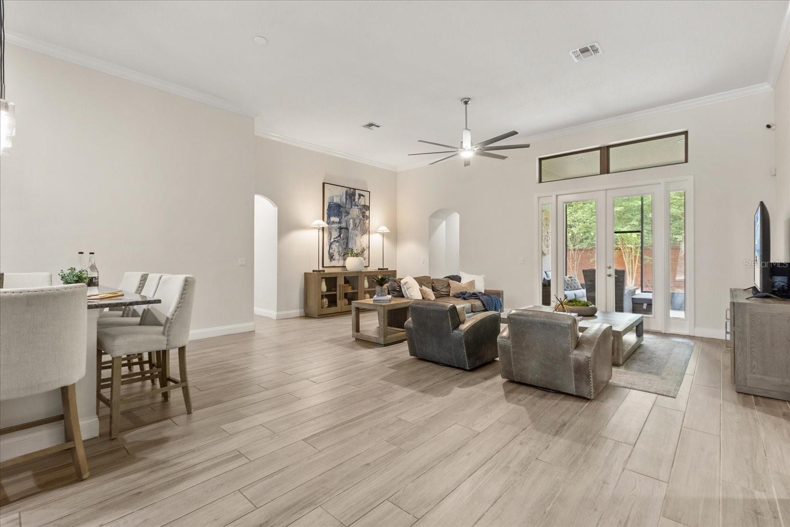 Image 11 of 44 For 886 Sherbourne Circle