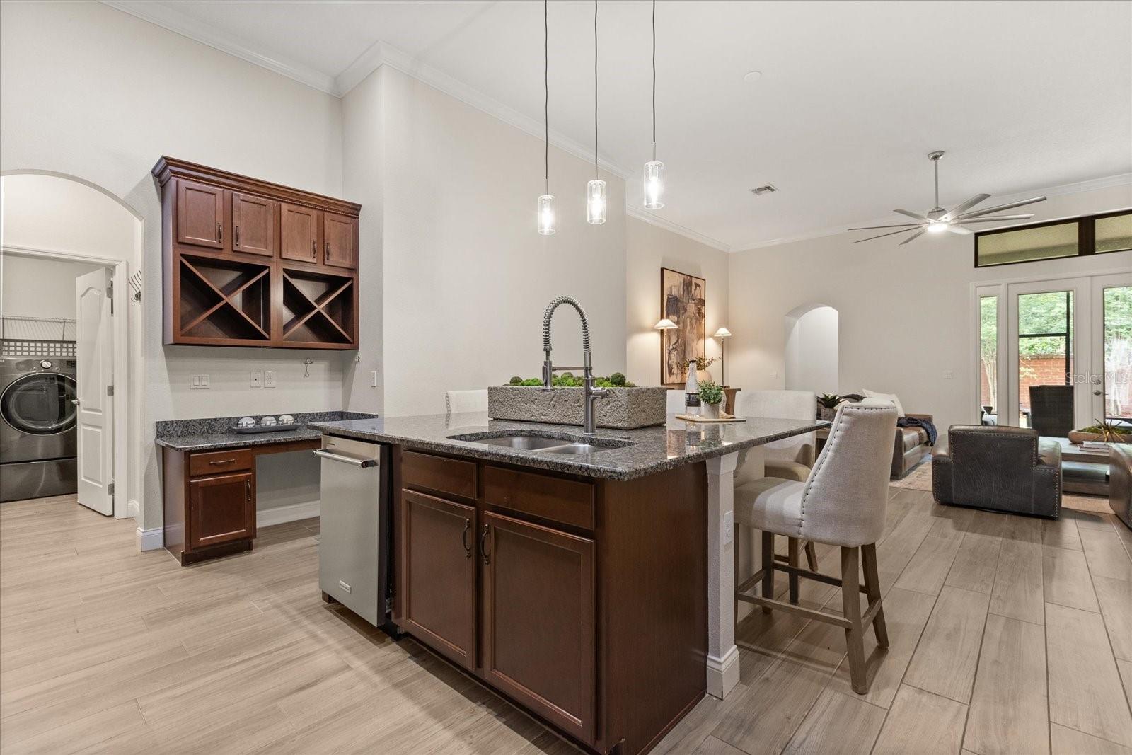 Image 17 of 44 For 886 Sherbourne Circle