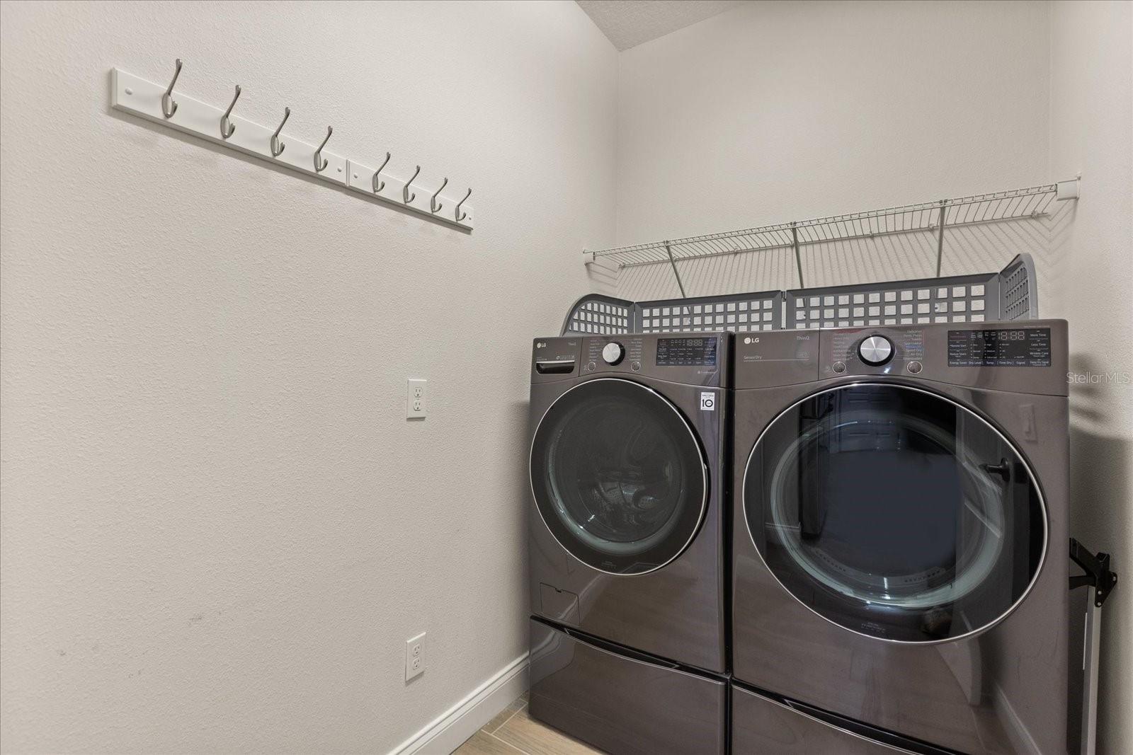 Image 18 of 44 For 886 Sherbourne Circle