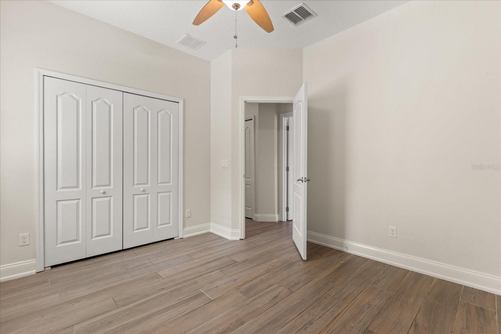 Image 32 of 44 For 886 Sherbourne Circle