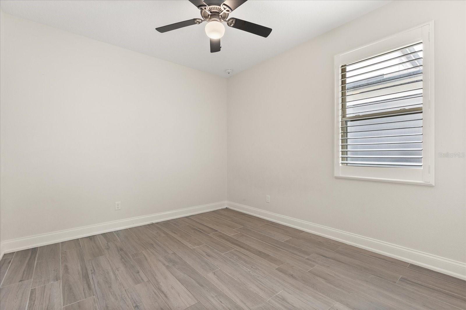 Image 33 of 44 For 886 Sherbourne Circle