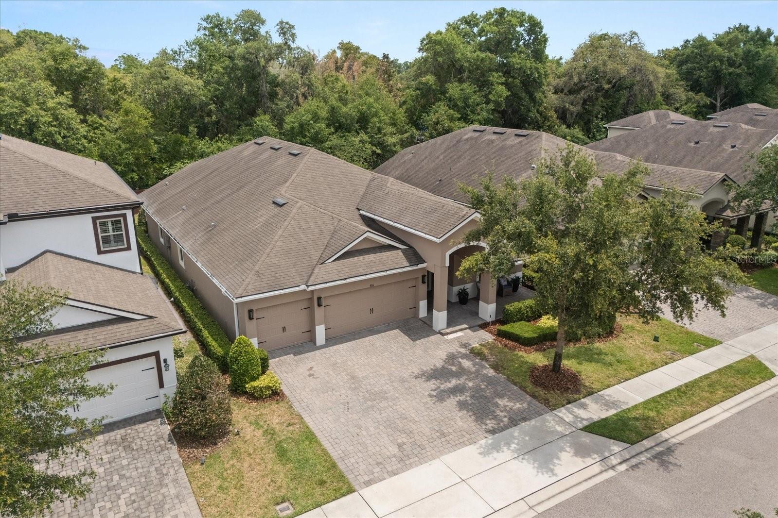 Image 40 of 44 For 886 Sherbourne Circle