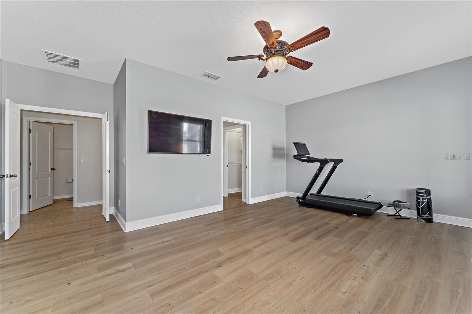 Image 16 of 54 For 14537 San Lorenzo Drive