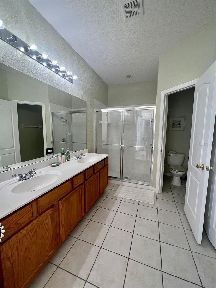 Image 18 of 34 For 814 Birkdale Street