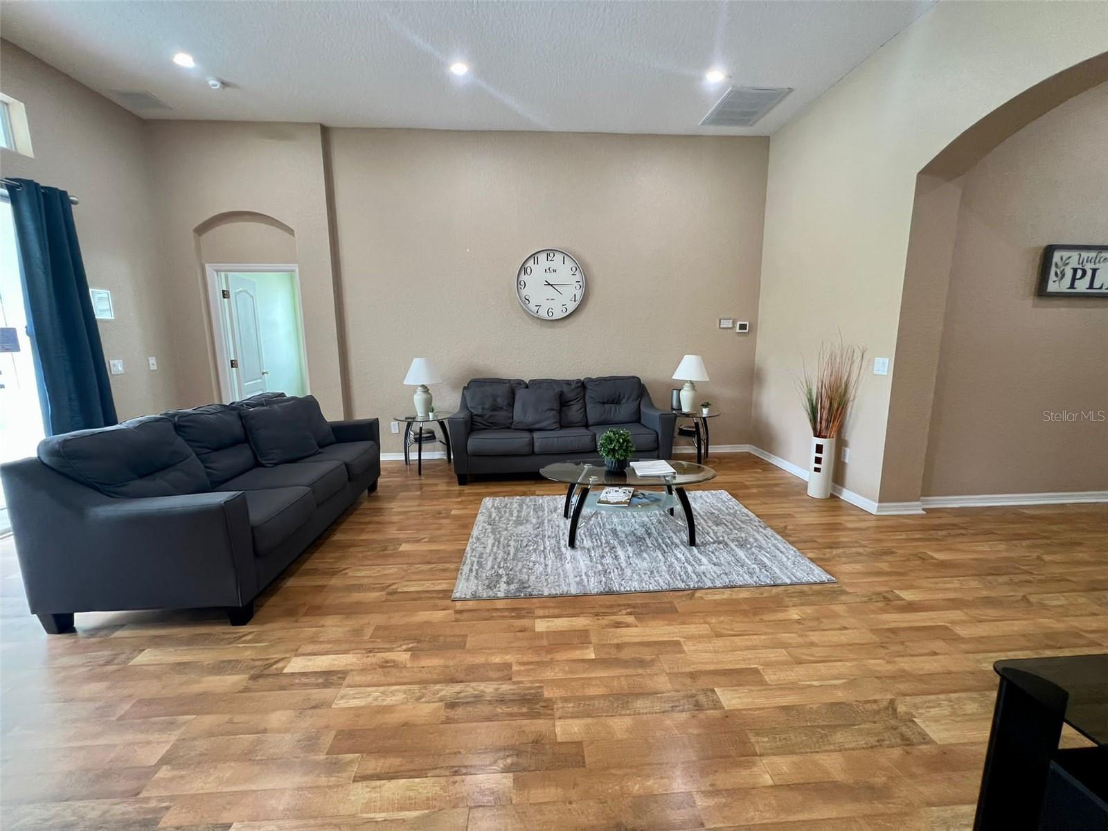 Image 9 of 34 For 814 Birkdale Street
