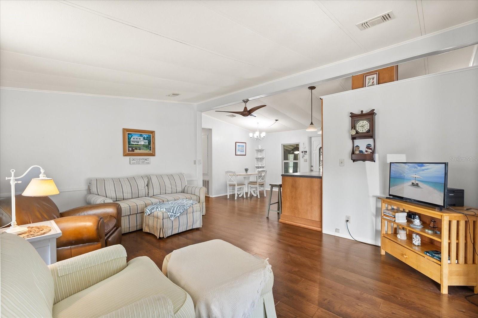 Image 13 of 25 For 38 Da Rosa Avenue
