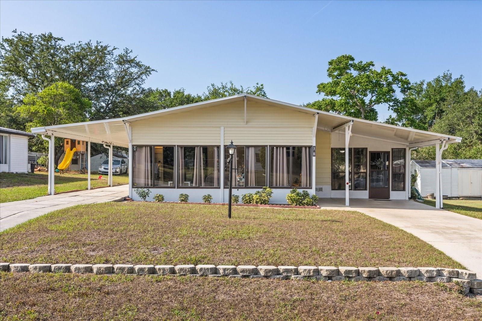 Image 2 of 25 For 38 Da Rosa Avenue