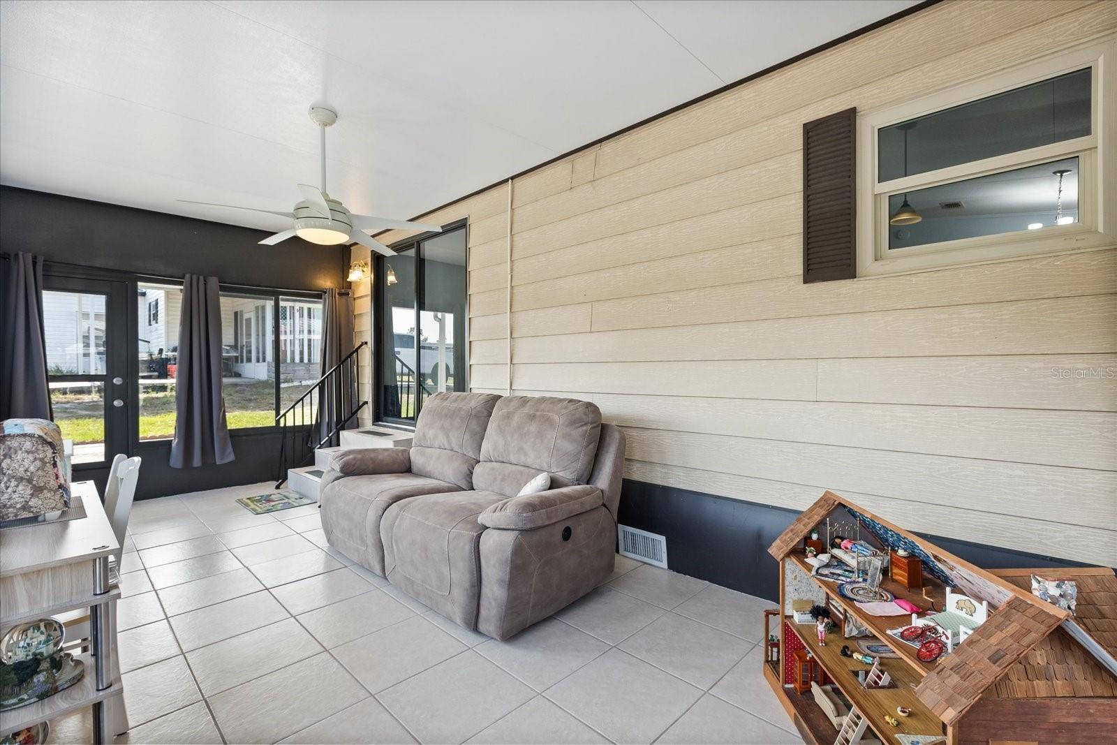 Image 20 of 25 For 38 Da Rosa Avenue