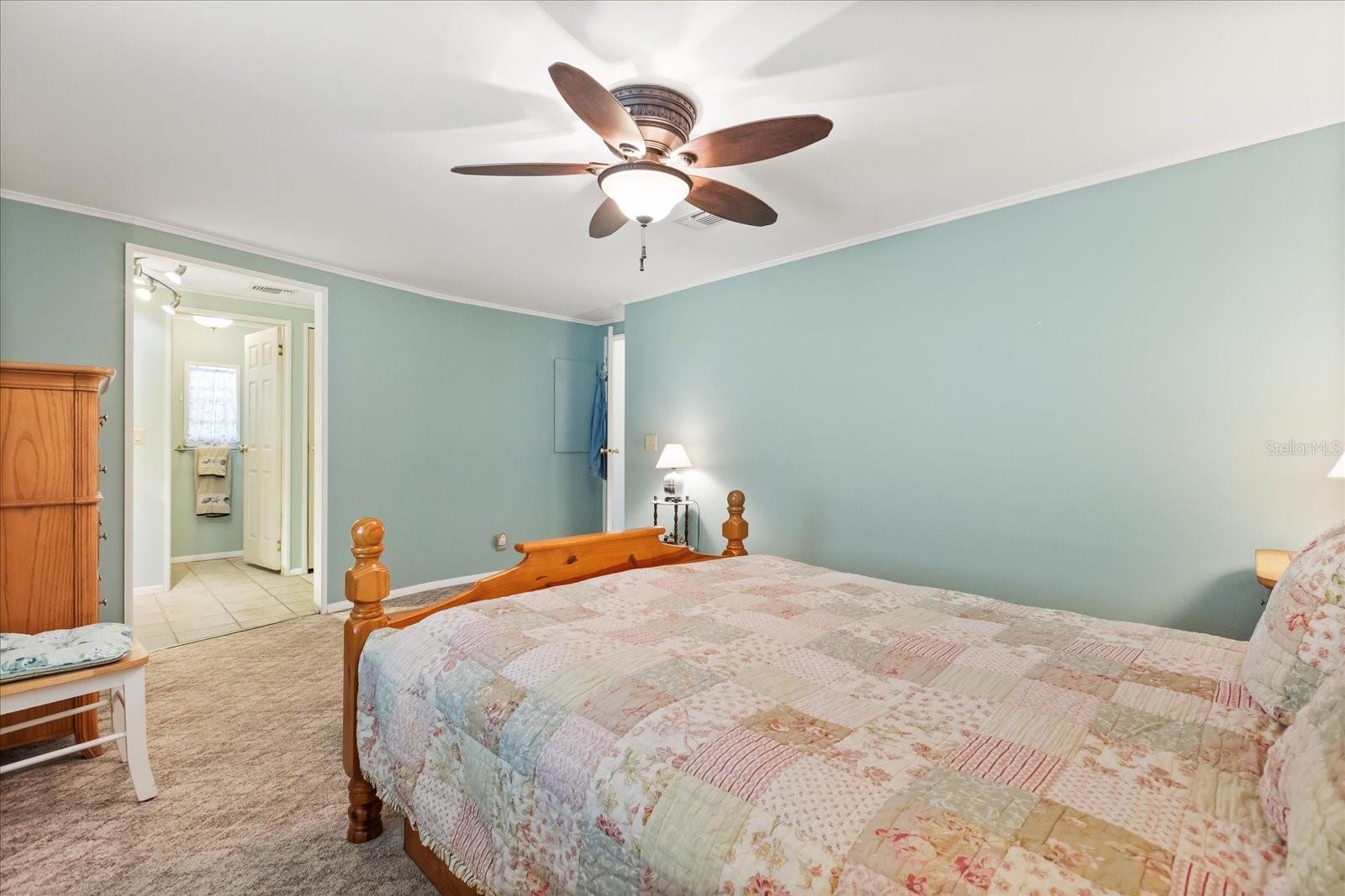 Image 5 of 25 For 38 Da Rosa Avenue