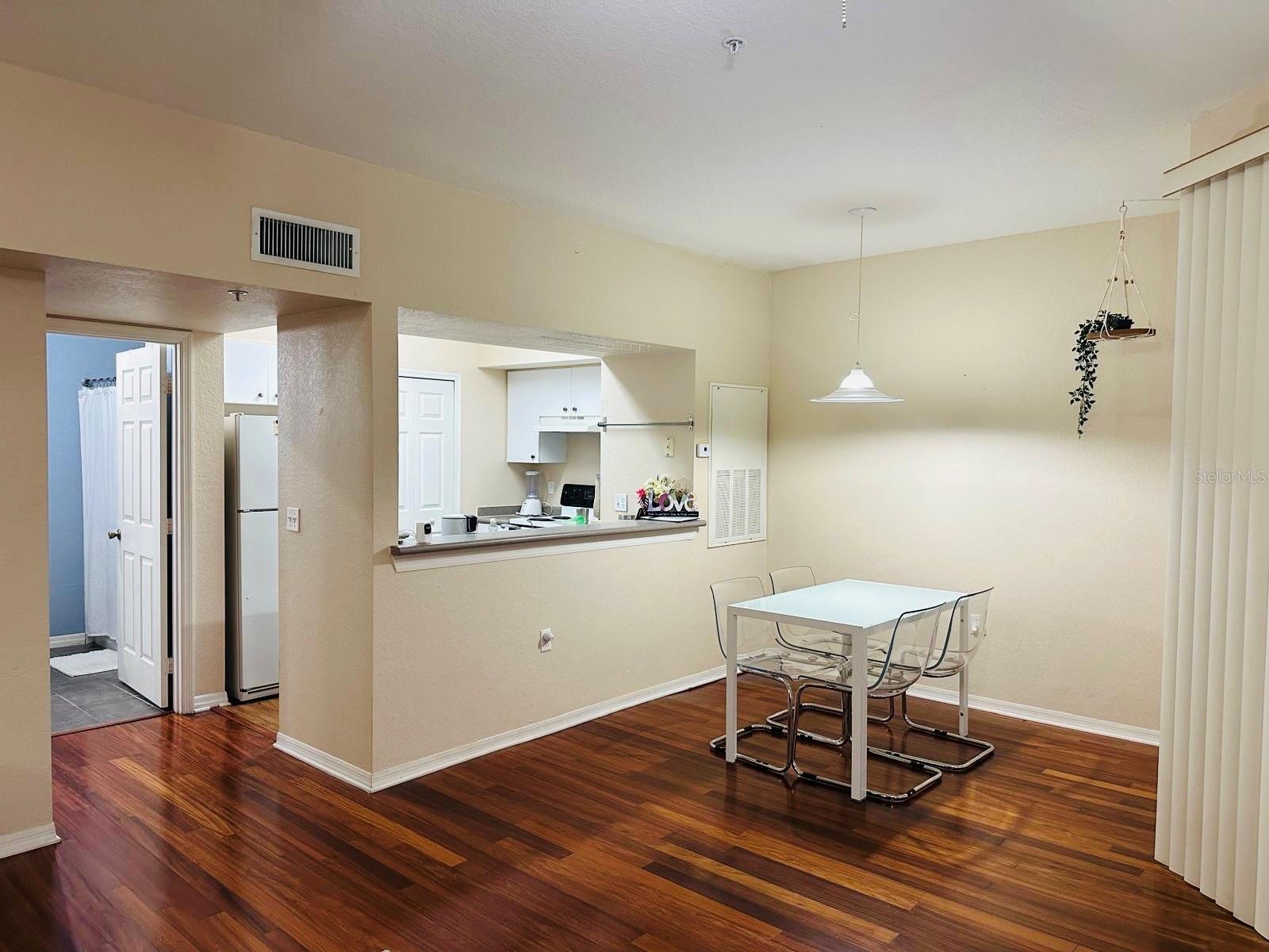 Image 4 of 36 For 2314 Mid Town Terrace 1126