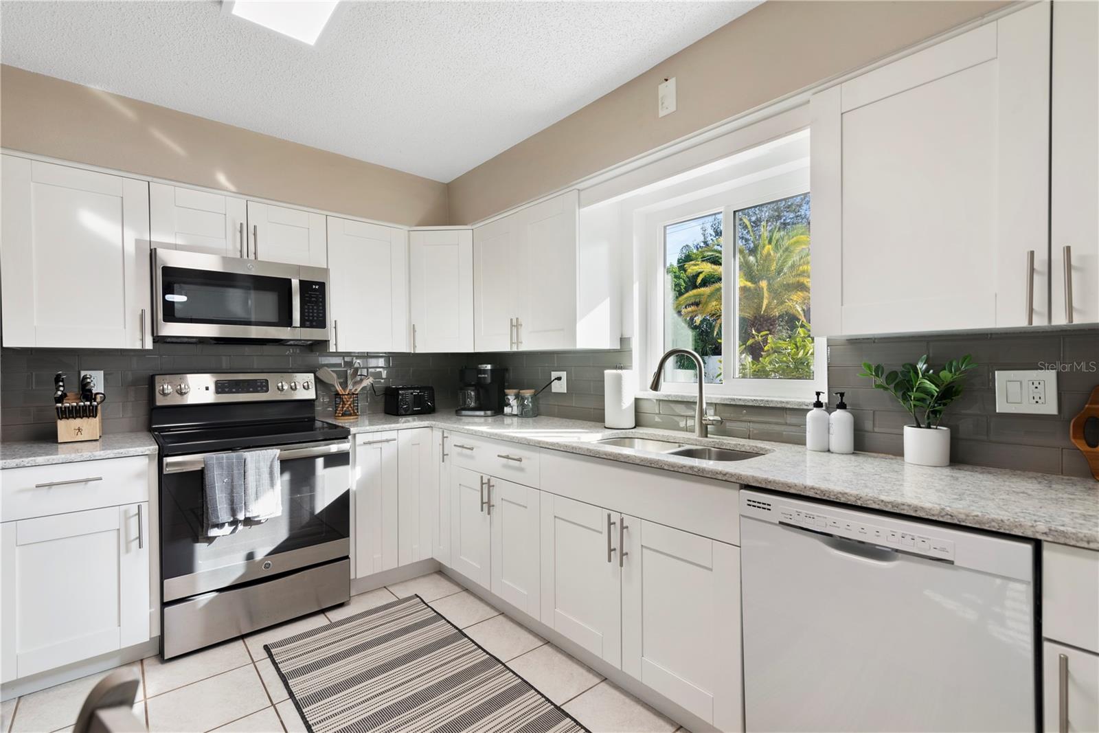 Image 4 of 22 For 5511 1st Avenue Drive Nw