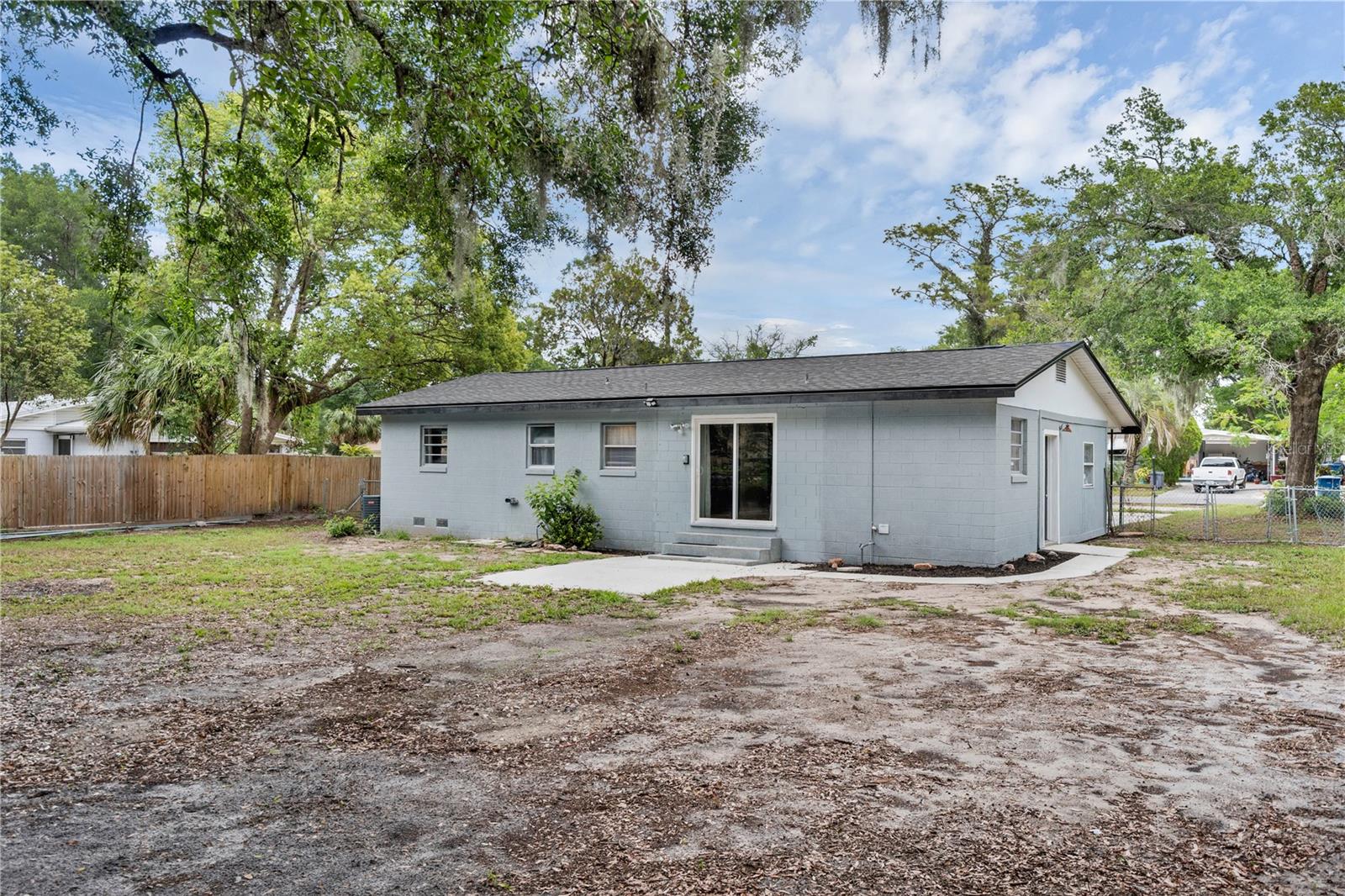 Image 16 of 18 For 826 S Montgomery Avenue