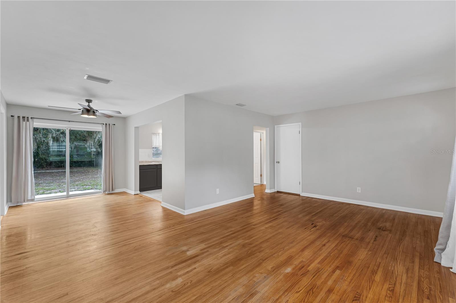 Image 8 of 18 For 826 S Montgomery Avenue