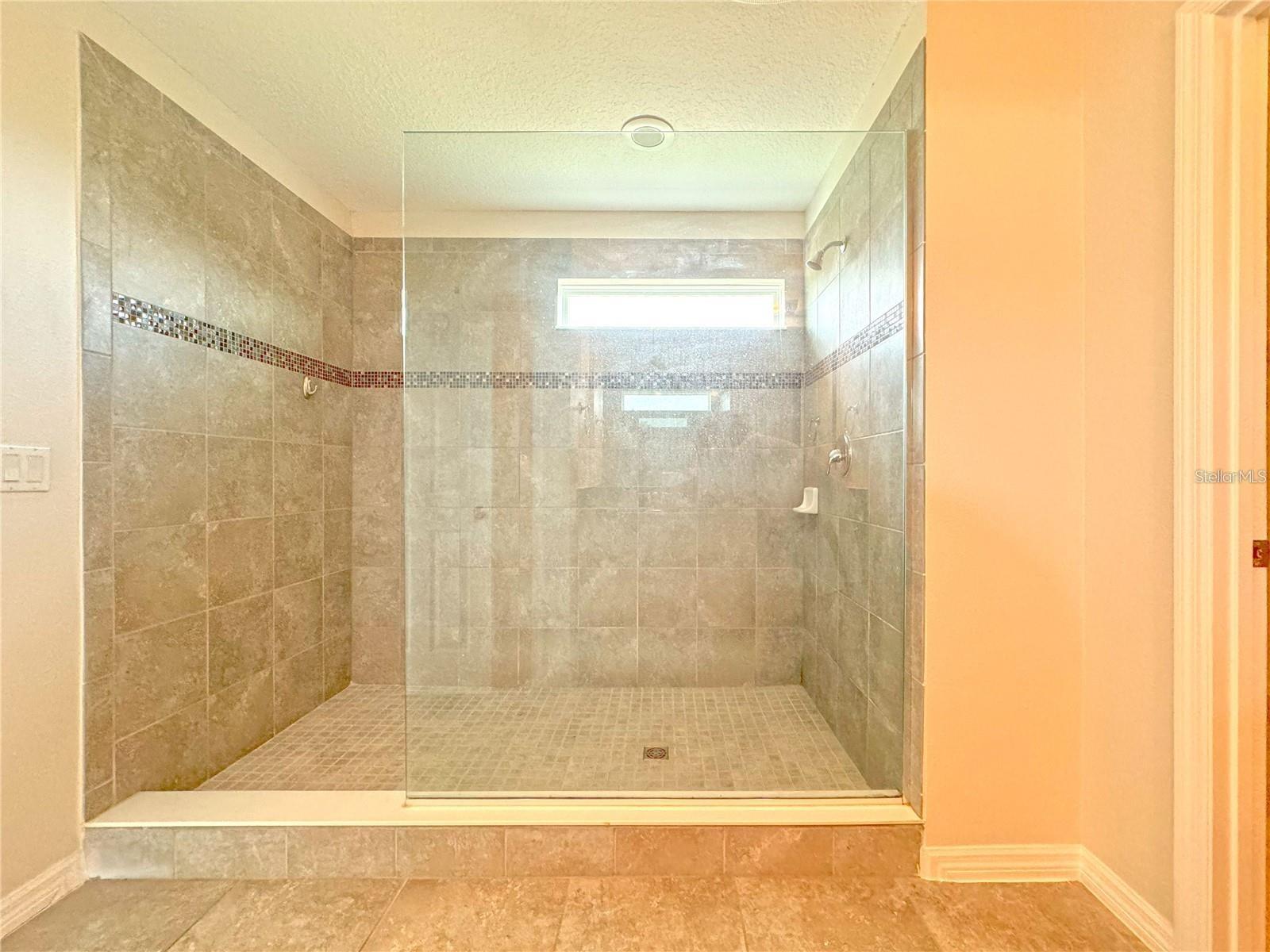 Image 13 of 29 For 3370 Mt Vernon Way