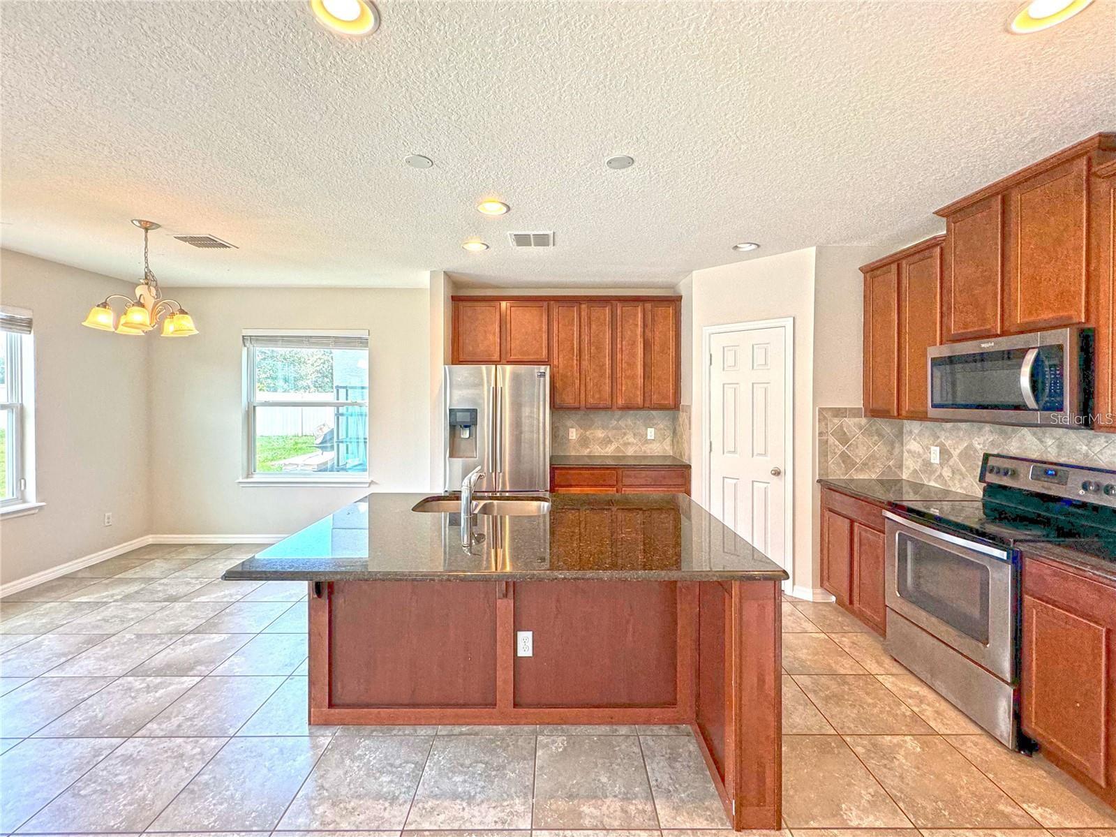 Image 4 of 29 For 3370 Mt Vernon Way