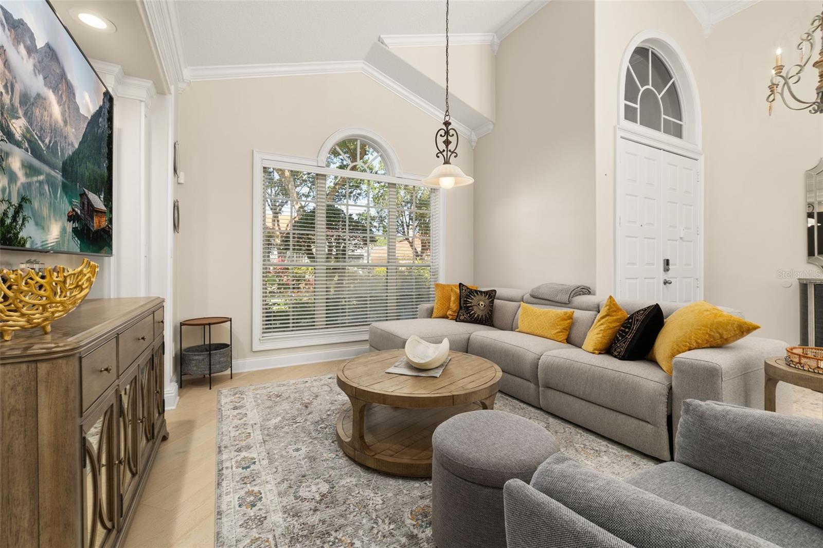 Image 11 of 59 For 1855 Vista Royale Boulevard