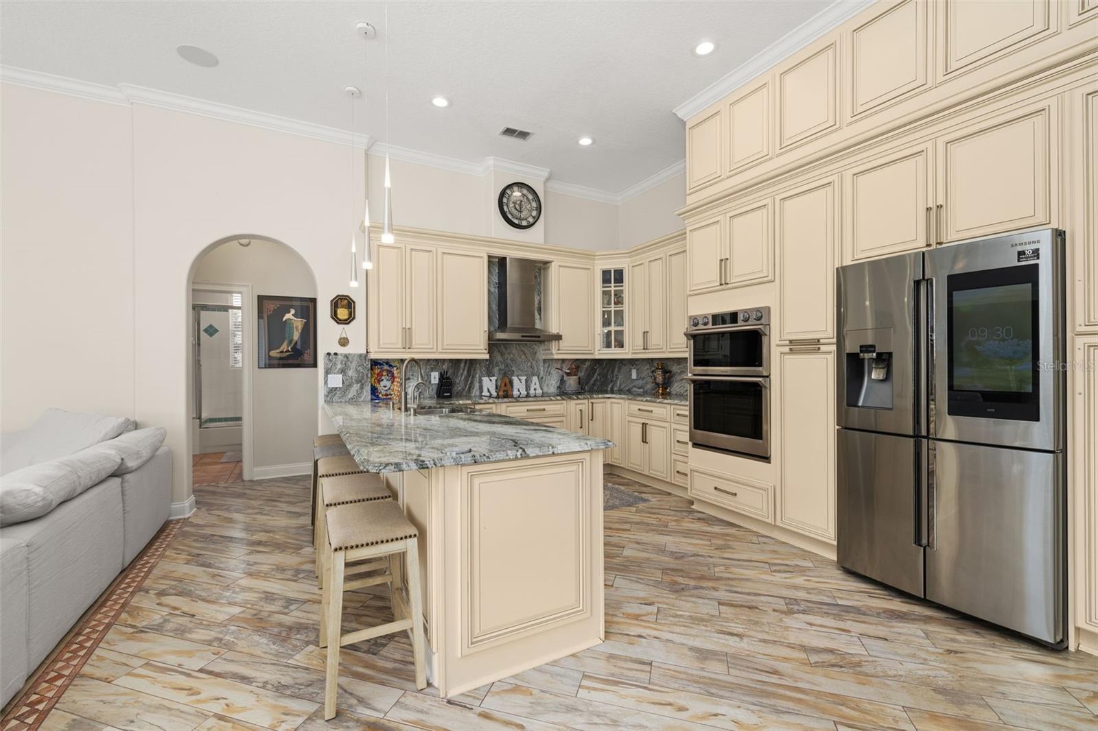 Image 15 of 59 For 1855 Vista Royale Boulevard