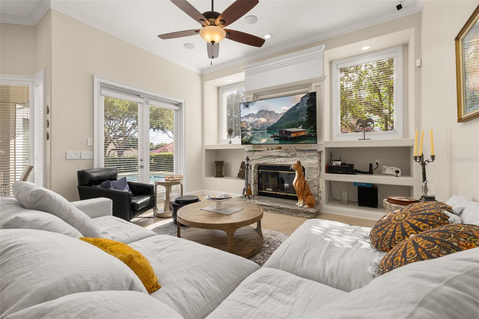 Image 25 of 59 For 1855 Vista Royale Boulevard