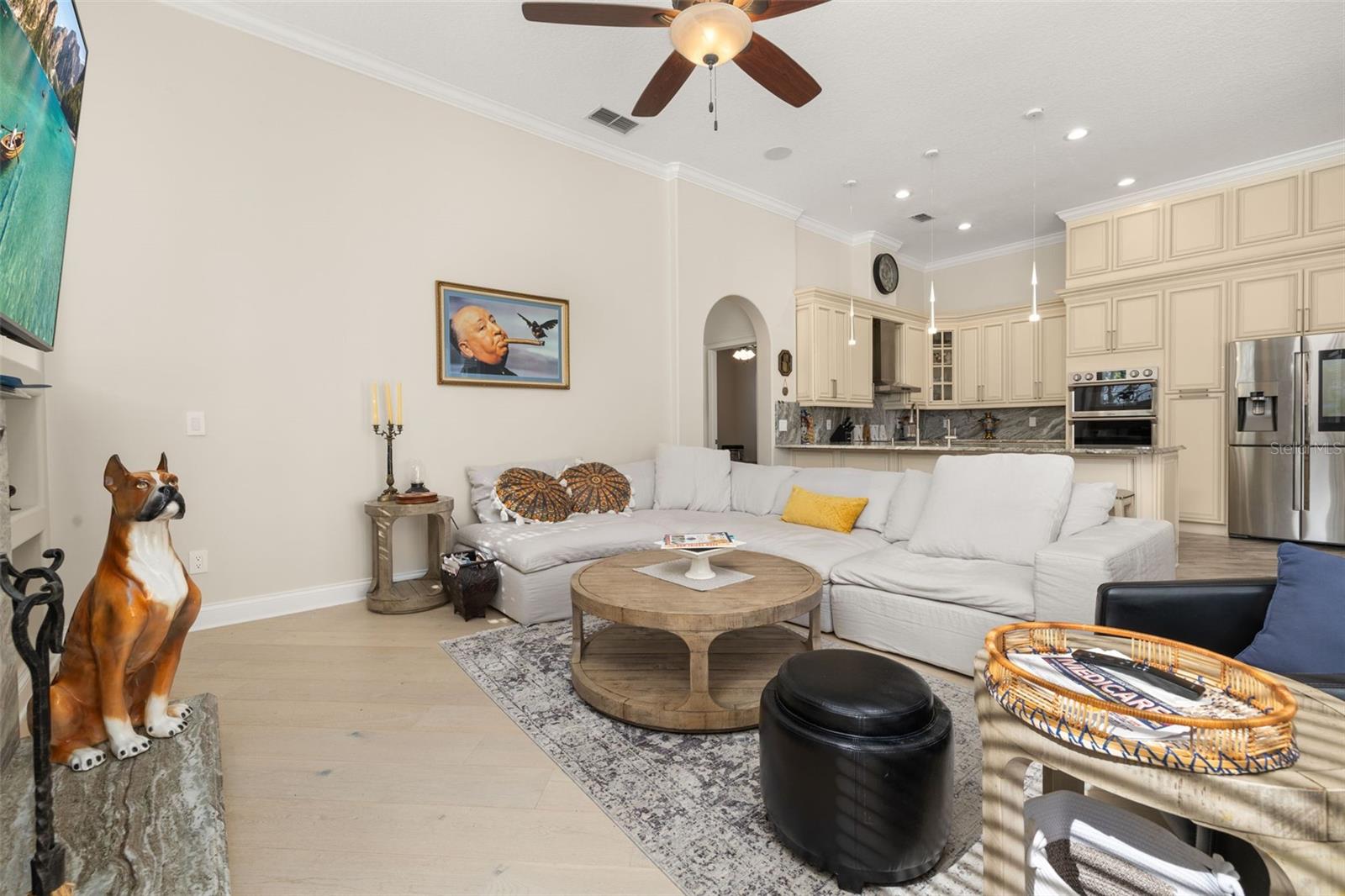 Image 26 of 59 For 1855 Vista Royale Boulevard