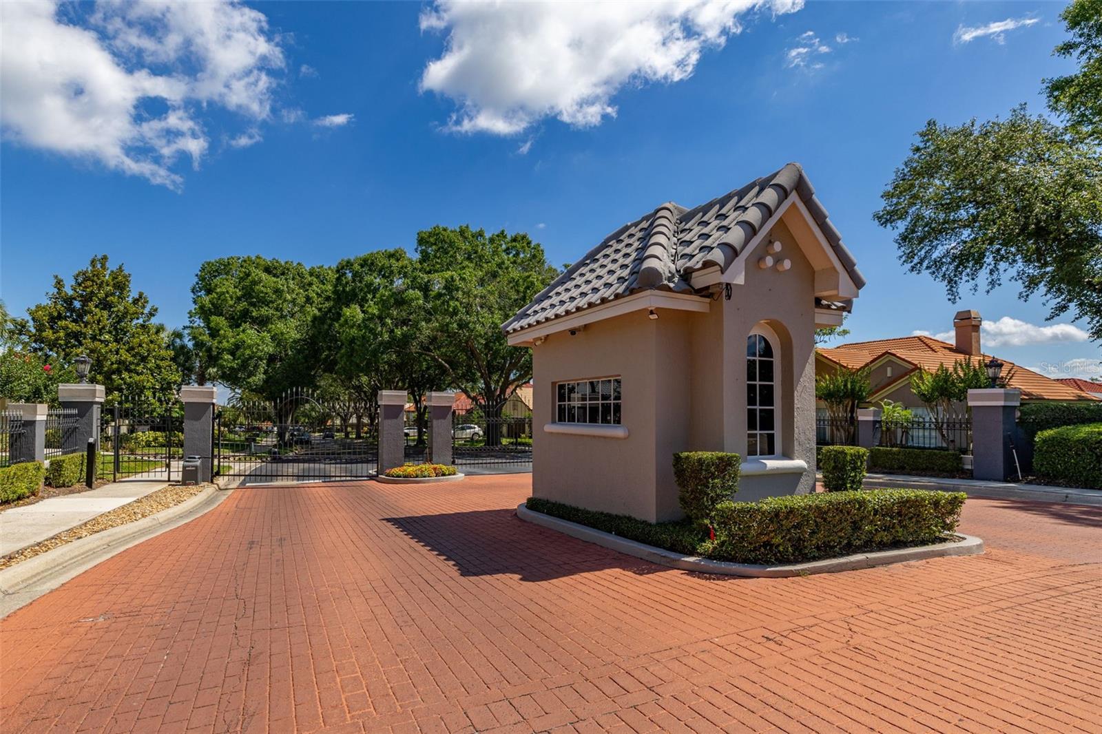 Image 6 of 59 For 1855 Vista Royale Boulevard
