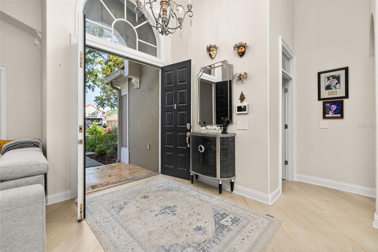 Image 9 of 59 For 1855 Vista Royale Boulevard