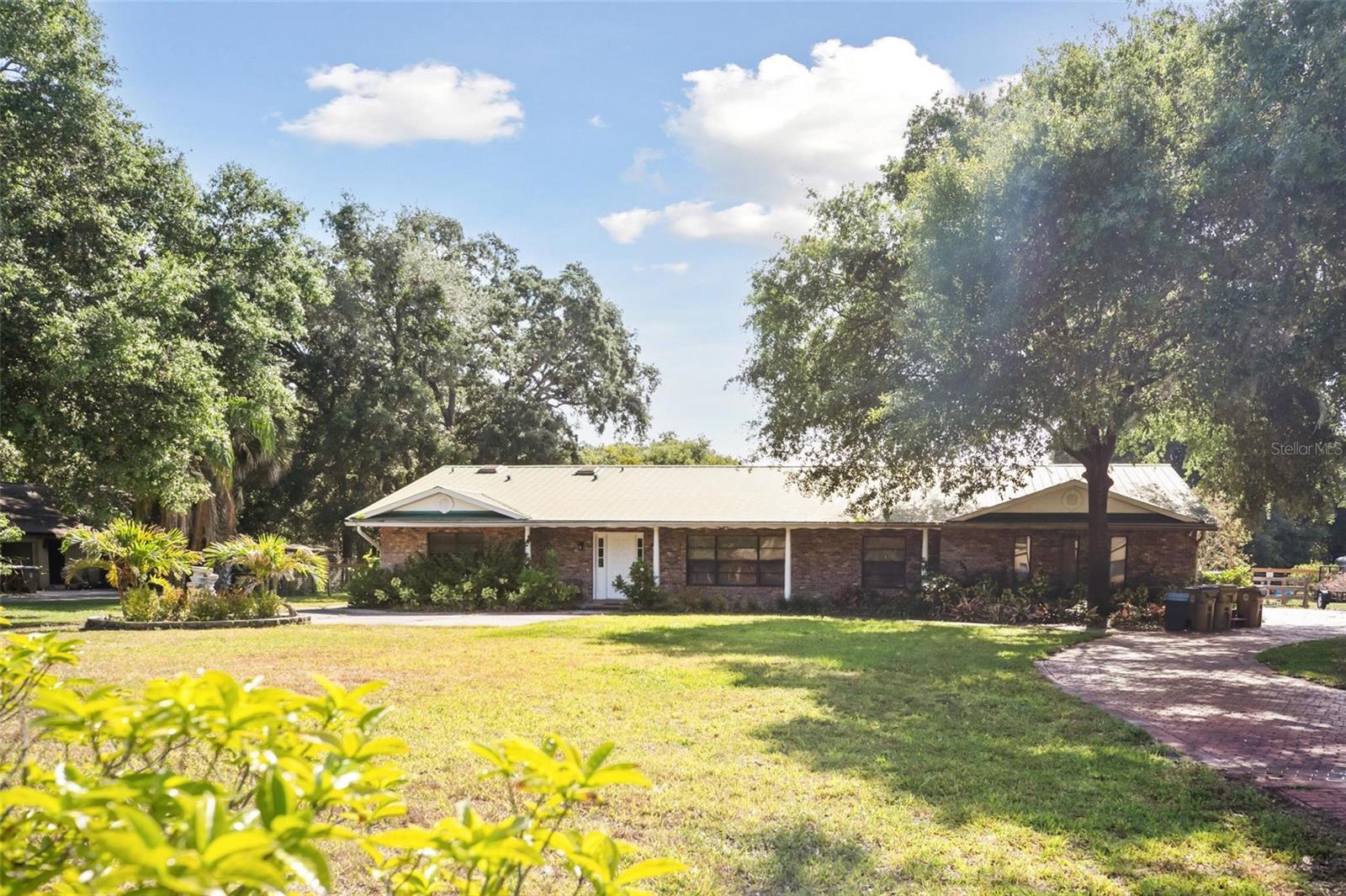 Image 4 of 80 For 949 Shadow Oaks Road