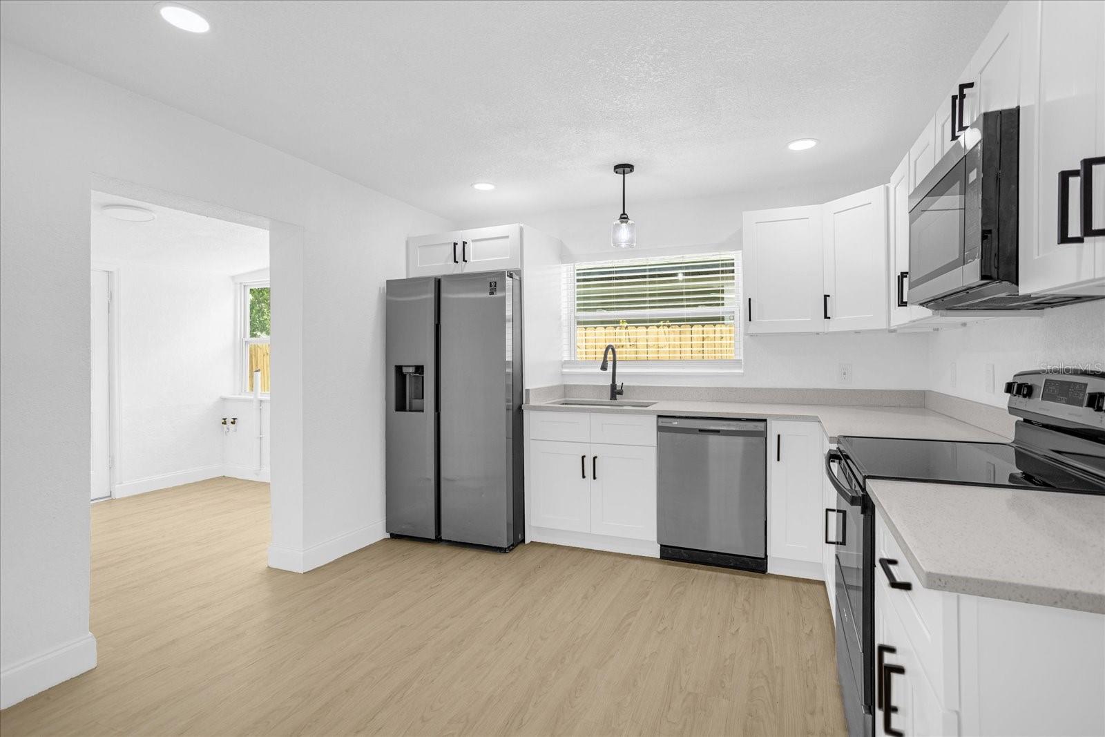 Image 14 of 28 For 812 Miller Street
