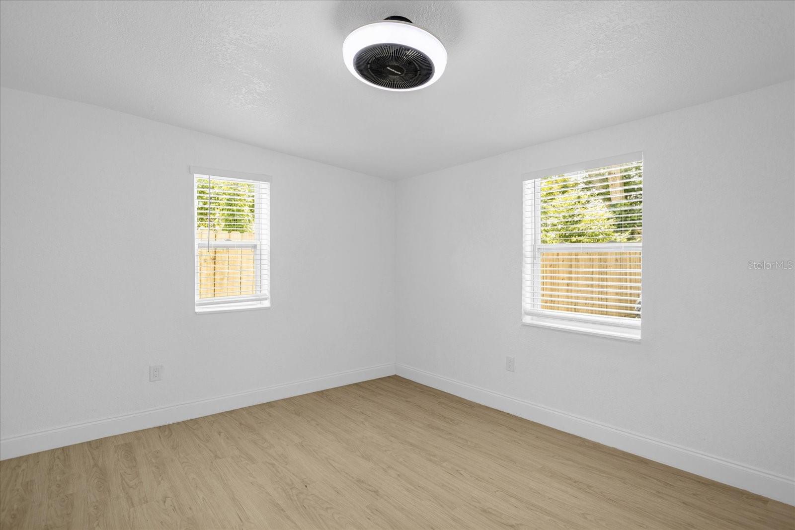 Image 17 of 28 For 812 Miller Street