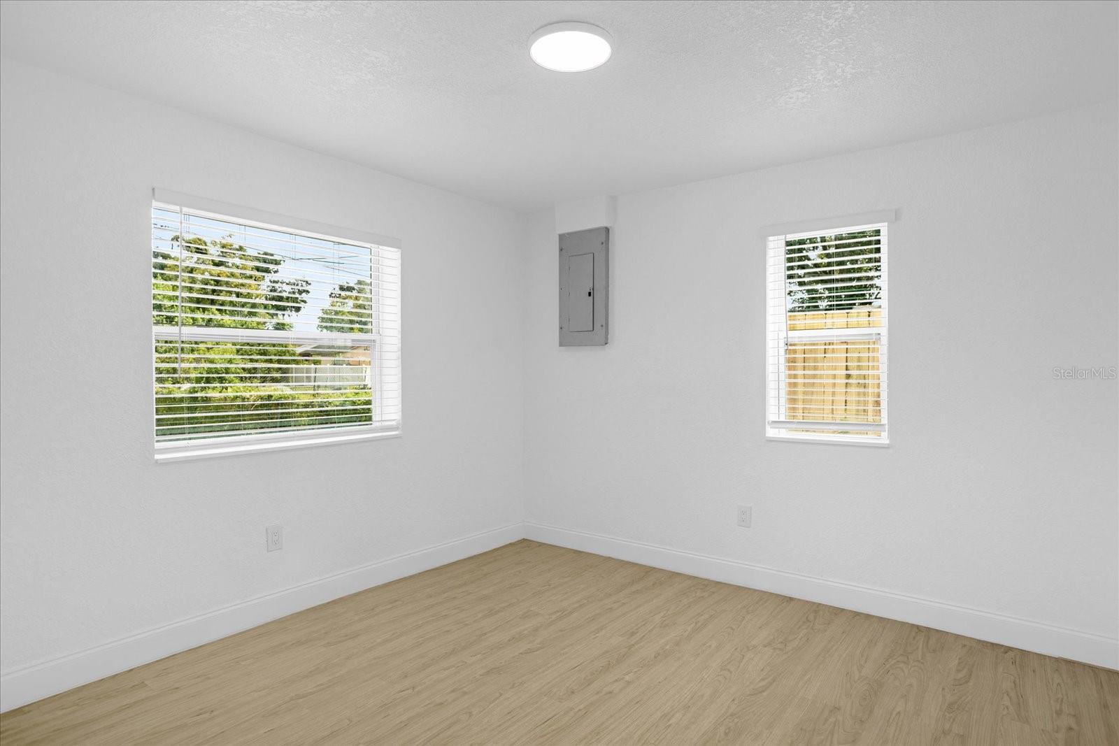 Image 19 of 28 For 812 Miller Street