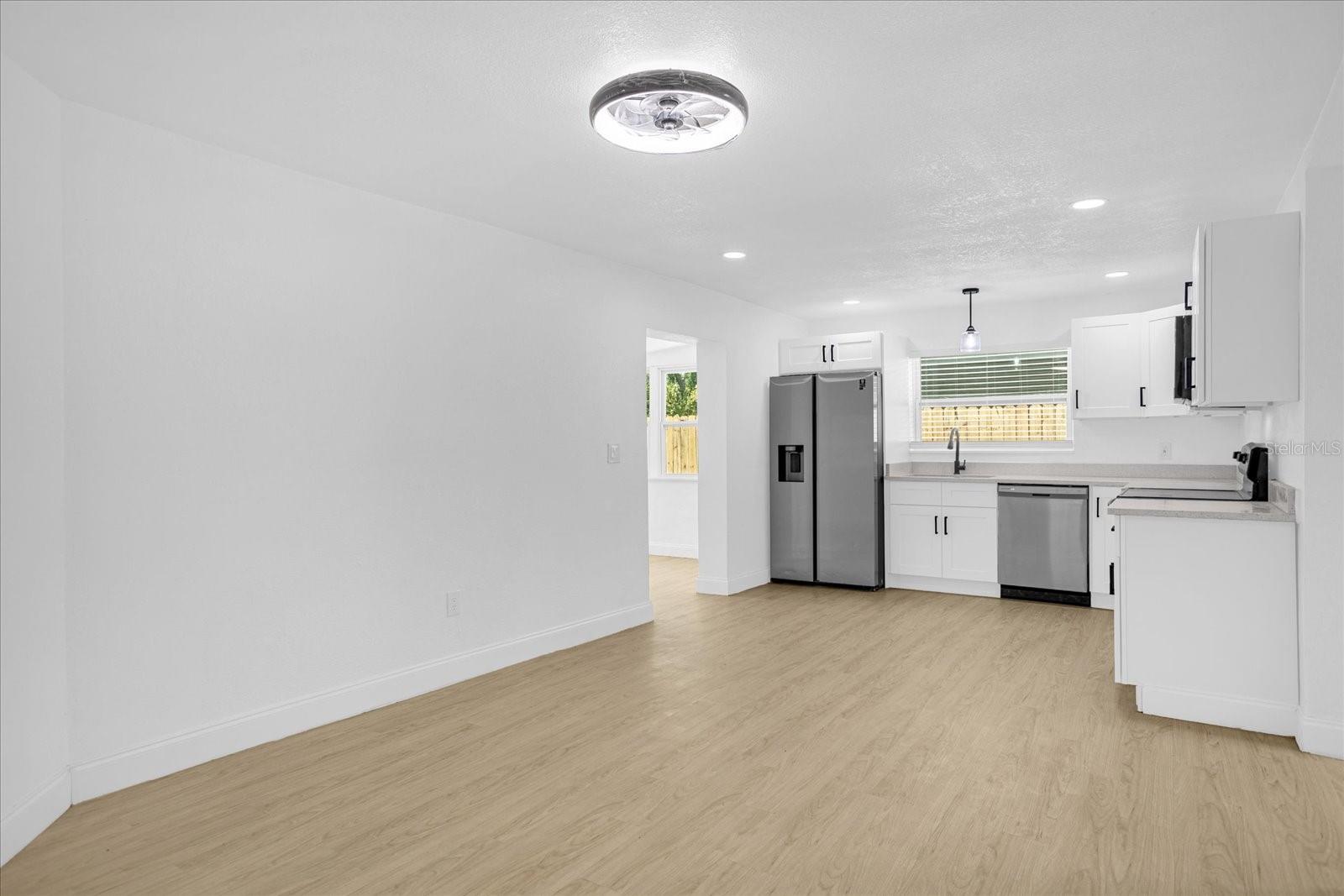 Image 8 of 28 For 812 Miller Street