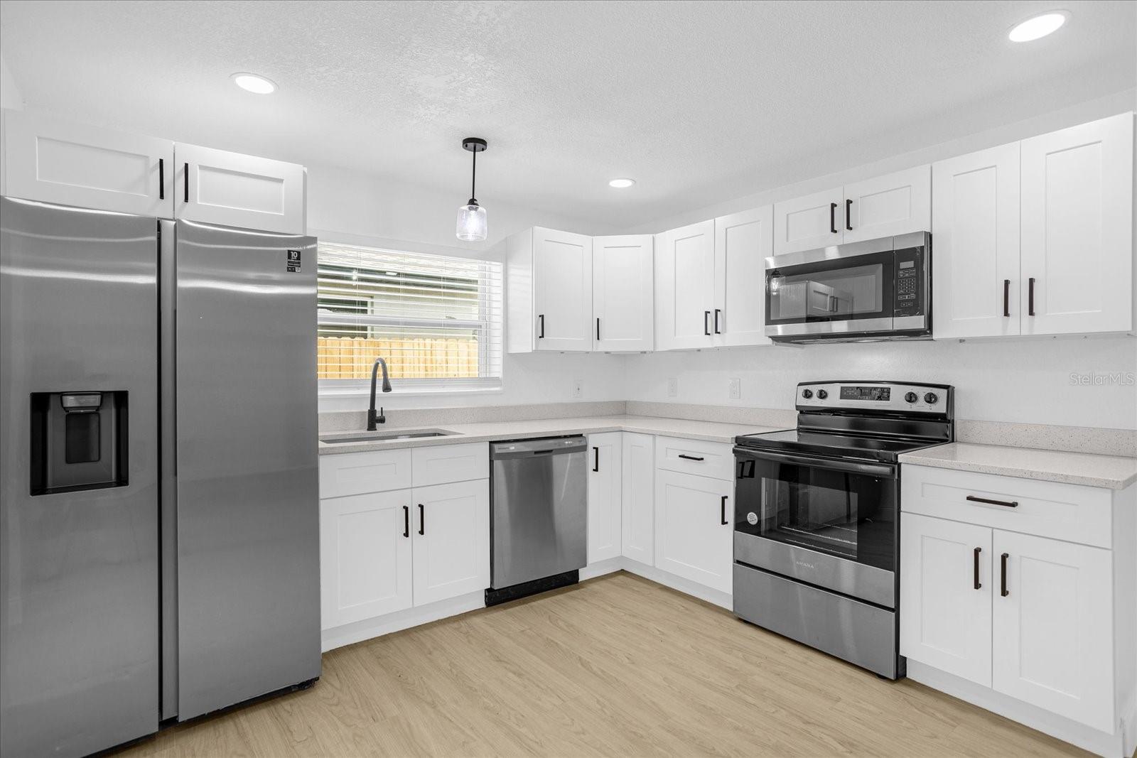 Image 9 of 28 For 812 Miller Street