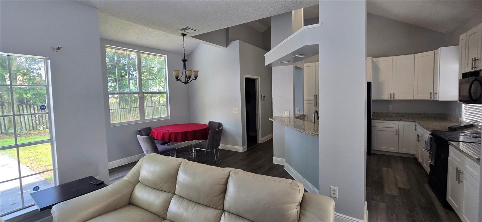Image 14 of 60 For 8612 Valley Ridge Court