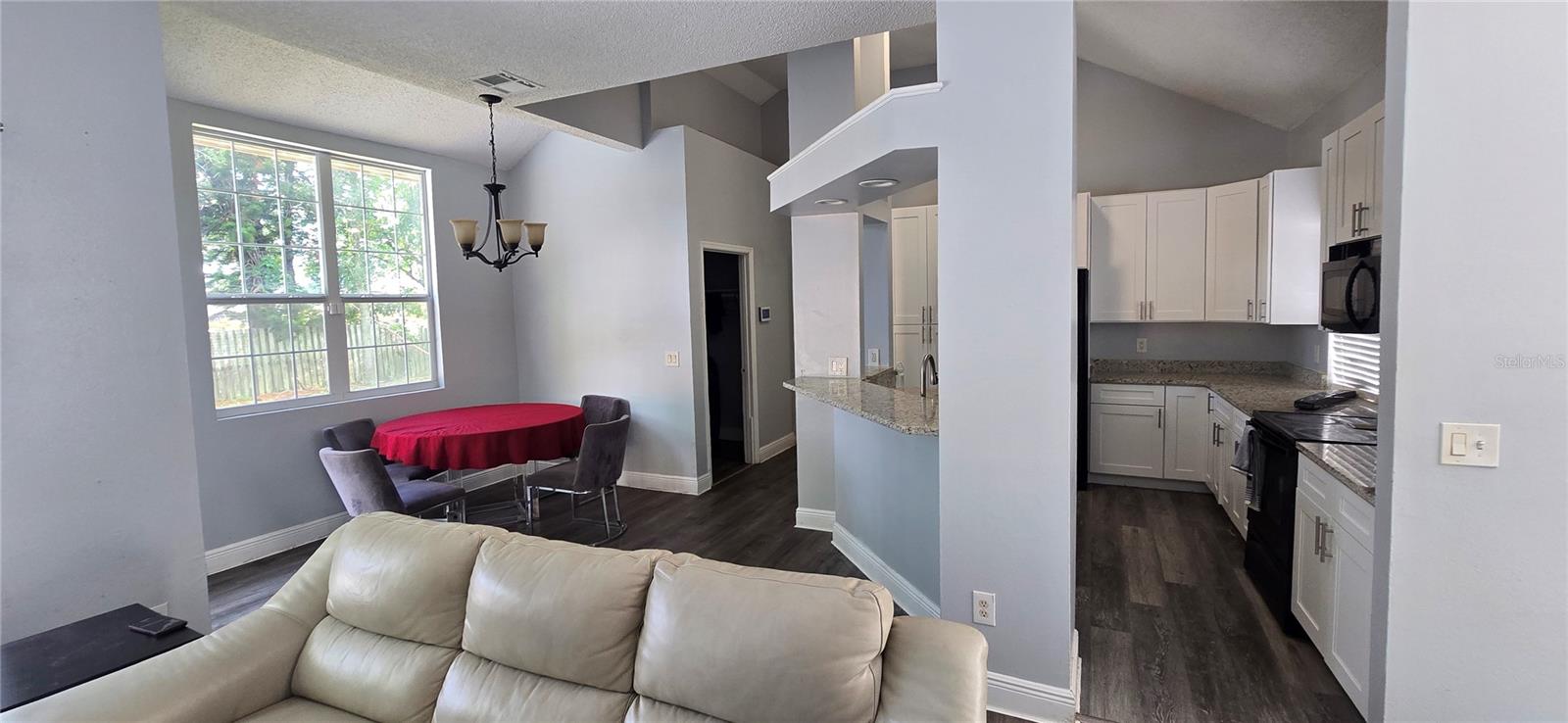Image 15 of 60 For 8612 Valley Ridge Court