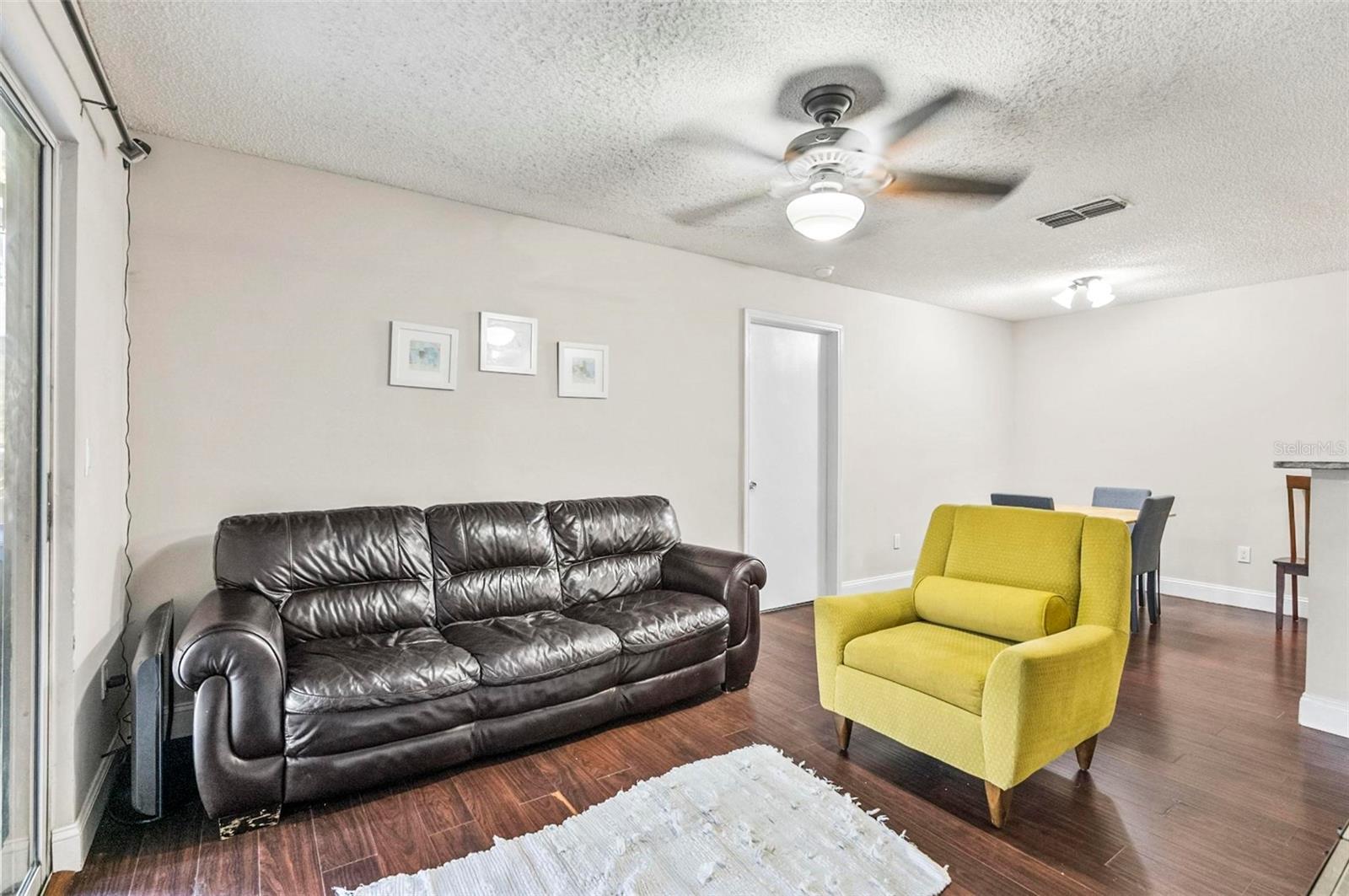Image 11 of 62 For 2501 Grassy Point Drive 103