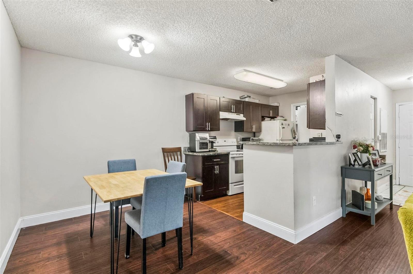 Image 15 of 62 For 2501 Grassy Point Drive 103