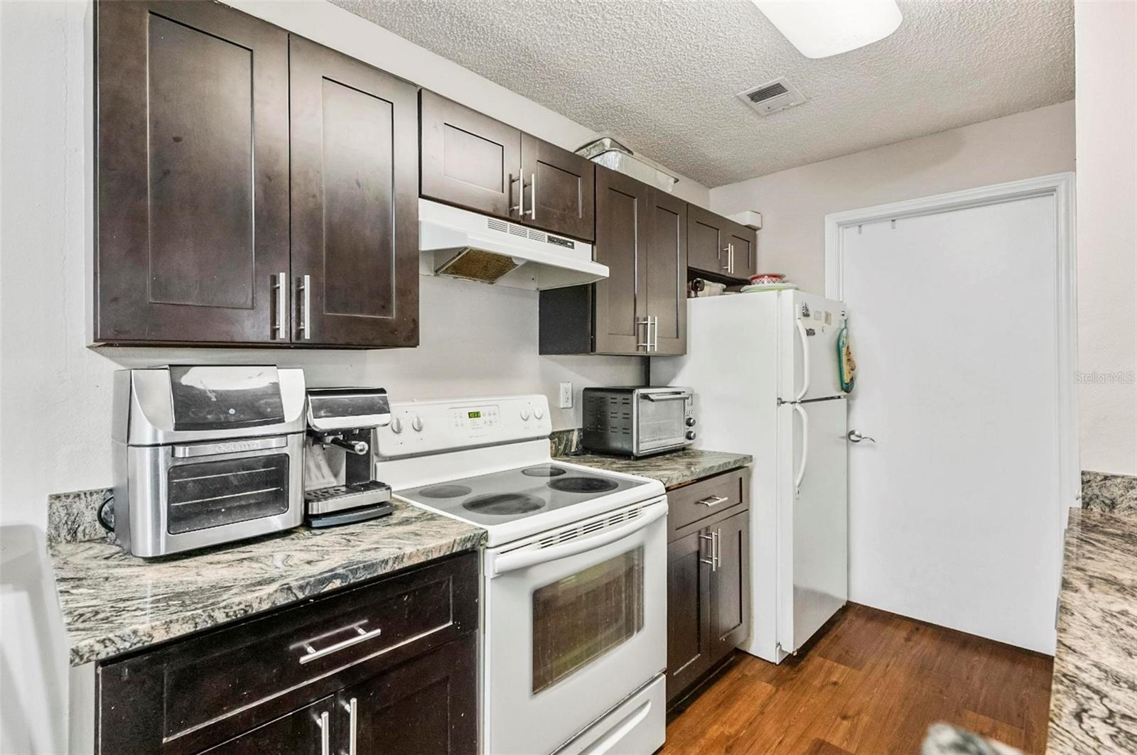 Image 21 of 62 For 2501 Grassy Point Drive 103