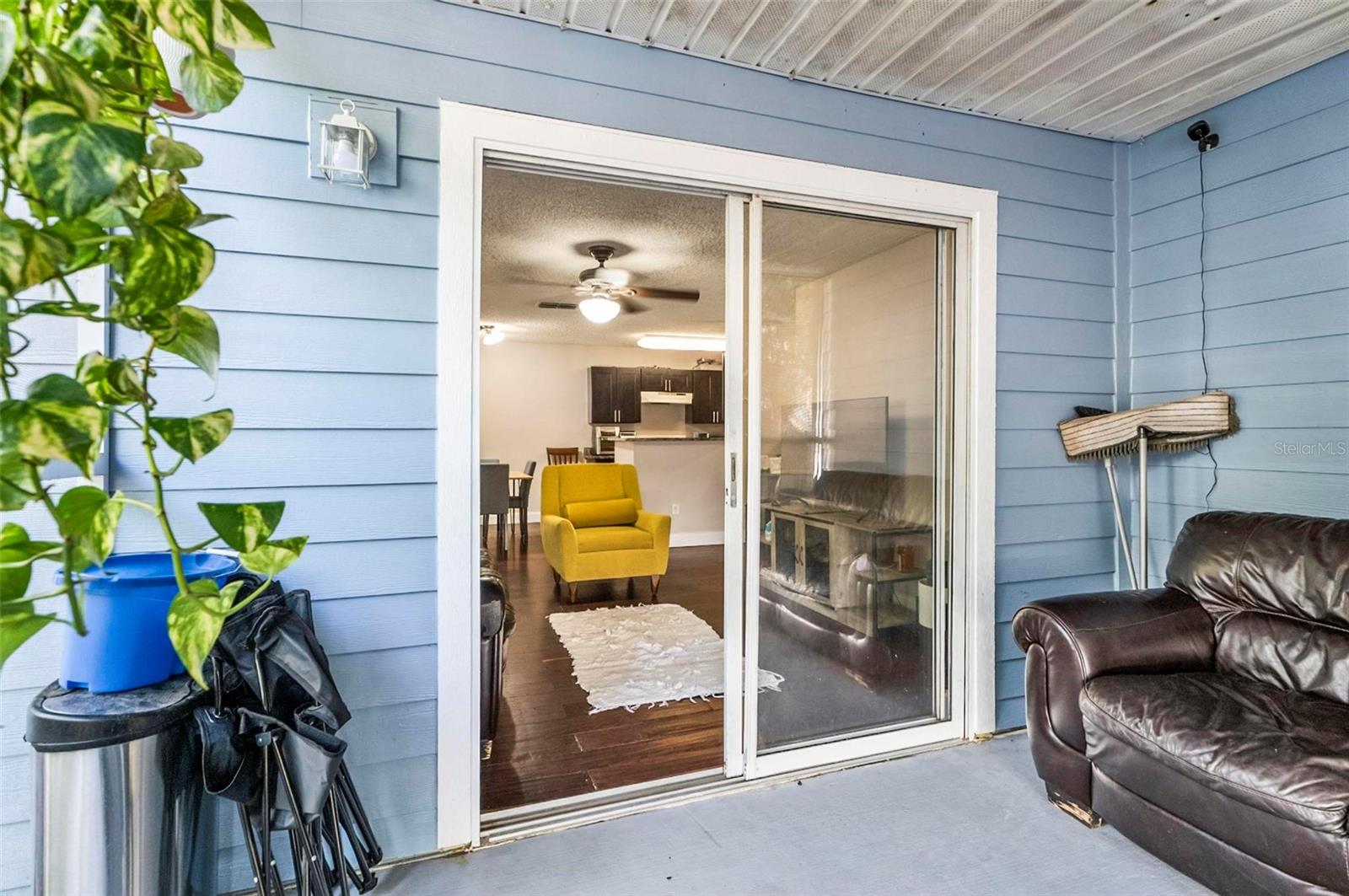 Image 41 of 62 For 2501 Grassy Point Drive 103