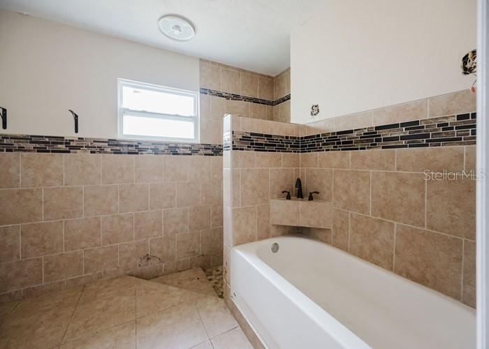 Image 16 of 16 For 5500 Leeward Lane