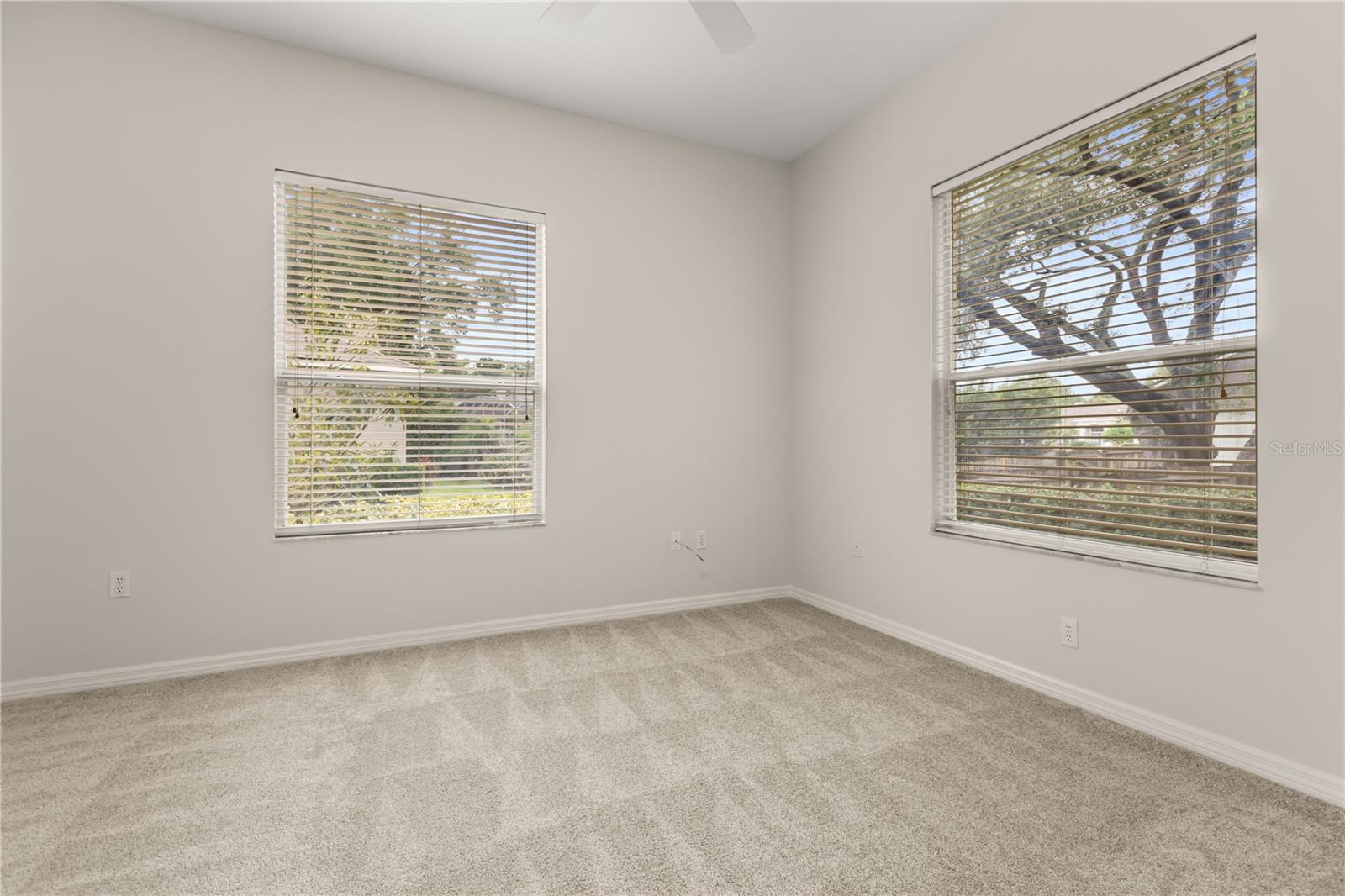 Image 22 of 35 For 926 Ridgeland Court