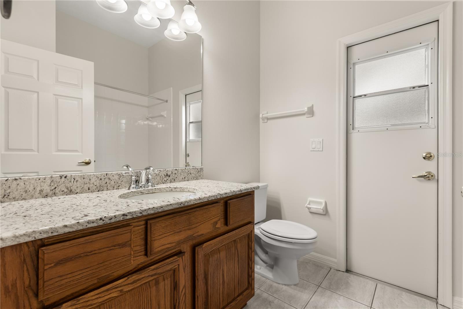 Image 24 of 35 For 926 Ridgeland Court