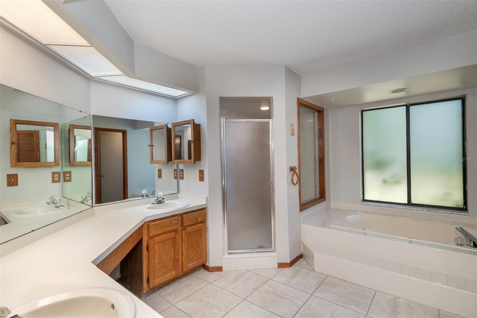 Image 16 of 31 For 1241 Leatherwood Drive