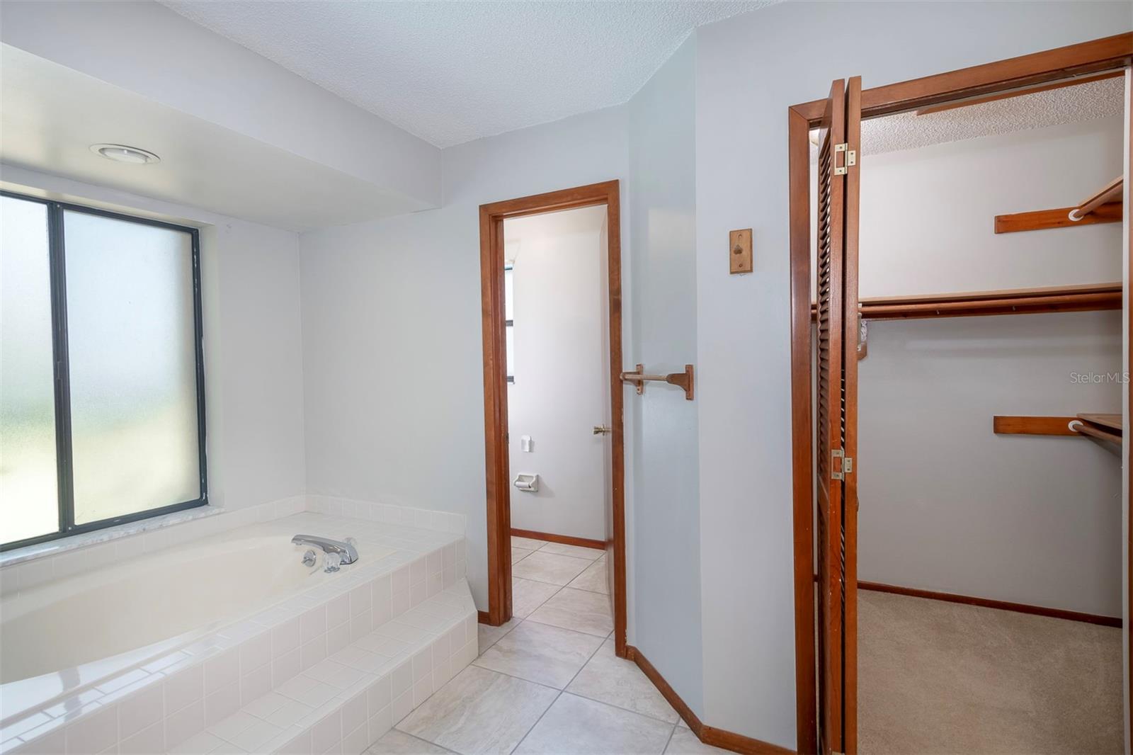 Image 17 of 31 For 1241 Leatherwood Drive