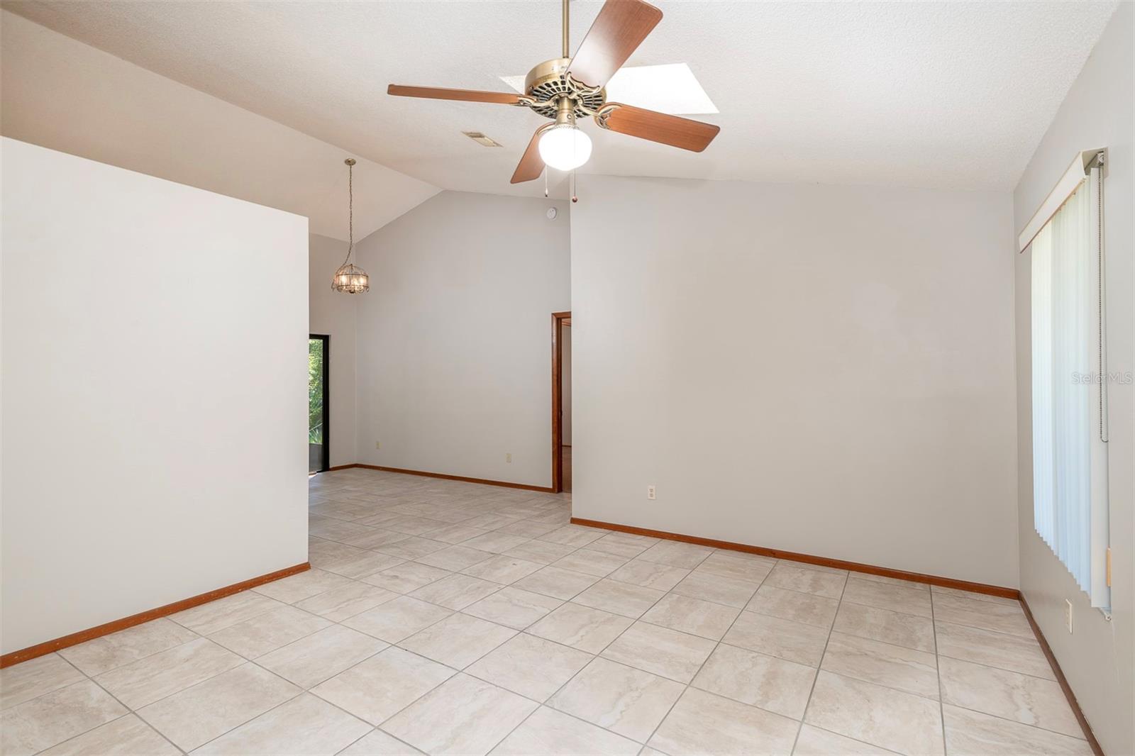 Image 6 of 31 For 1241 Leatherwood Drive