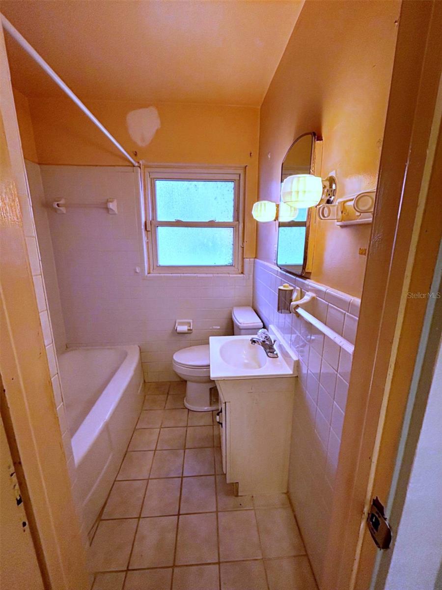 Image 4 of 27 For 1217 10th Street