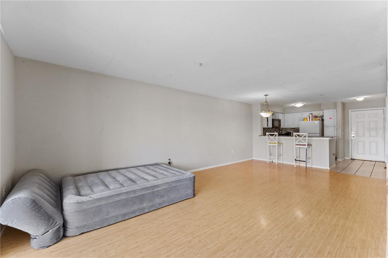 Image 21 of 31 For 13929 Fairway Island Drive 825